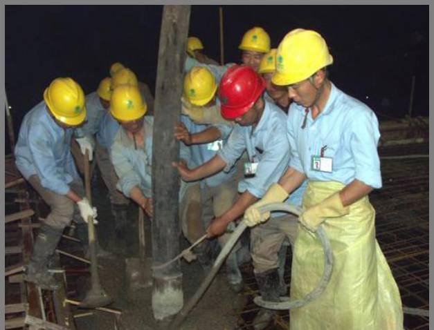 混凝土這樣施工，沒(méi)有蜂窩麻面、不爛根，還能間接縮短工期！